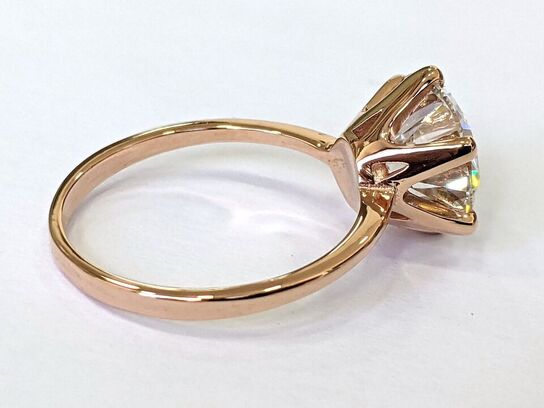 3,07 ct. diamant solitære ring, i 14 kt roseguld (Lab fremstillet). IGI