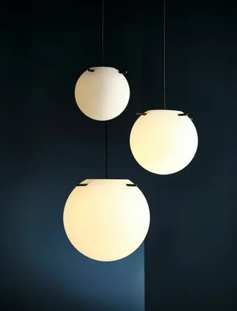 Frandsen koi pendant opalhvid glas pendel ø19 cm med sorte stænger(ubrugt)