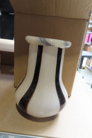 Figurer LUCIE KAAS samt en vase