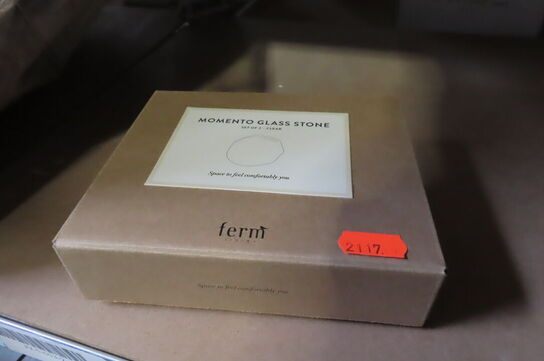 MOMENTO GLASS STONE FERM LIVING