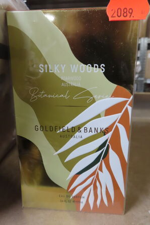 3 stk parfumer SILKYWOODS og toilettaske HUMDAKIN
