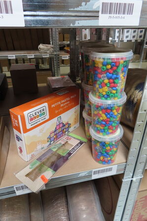 Diverse perler, magnetsæt mv.