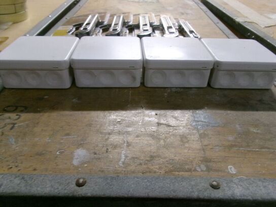 Håndsav, samlebokse, hobbyknive m.m.