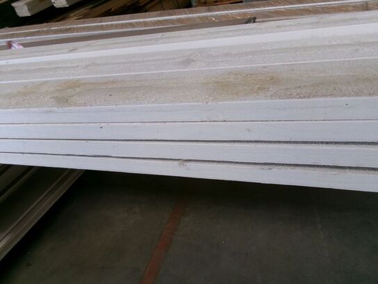 Ca. 48 m profilbrædder, uhøvlet, hvidmalet