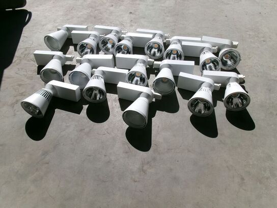 17 stk. lamper til lampesystem