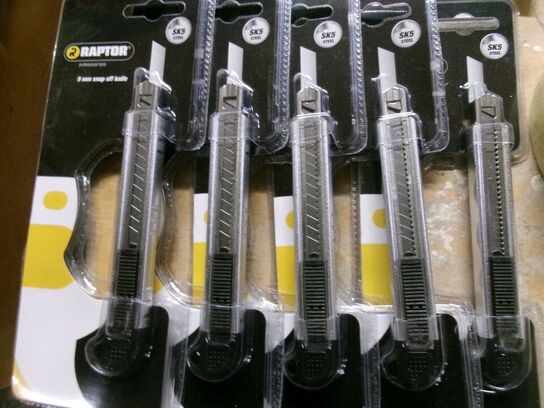 Sandpapir, hobbyknive, maletape m.m.