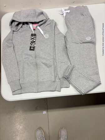 4.500 enheder sportstøj (se beskrivelse)