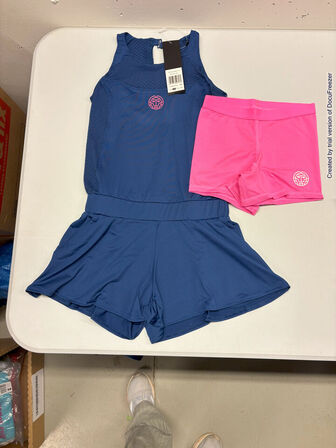 4.500 enheder sportstøj (se beskrivelse)