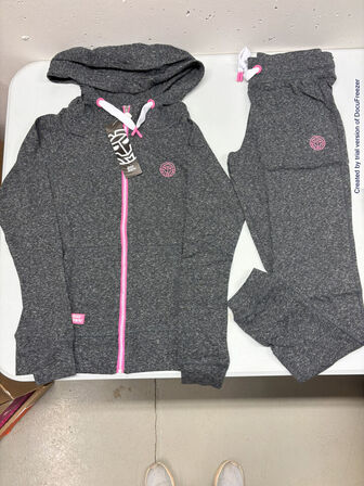 4.500 enheder sportstøj (se beskrivelse)