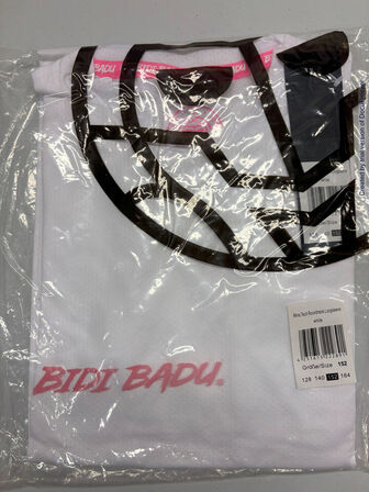 4.500 enheder sportstøj (se beskrivelse)