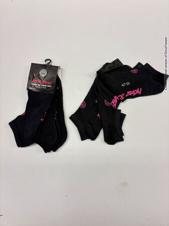 4.500 enheder sportstøj (se beskrivelse)