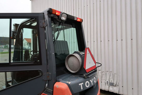 Gas Gaffeltruck TOYOTA 02-8FGF18 (uden gasflaske)