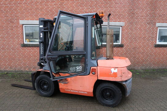 Diesel Gaffeltruck TOYOTA 02-7FD35