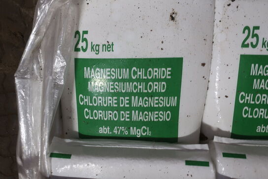 Vejsalt, haveredskaber m.m.