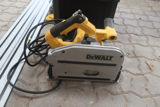 Dyksav DEWALT DW3320 -QS med skinne og 2 batterier