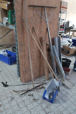 Pallereol med indhold m.m.