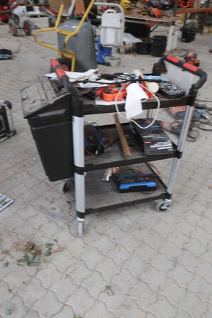 Værkstedsvogn med indhold