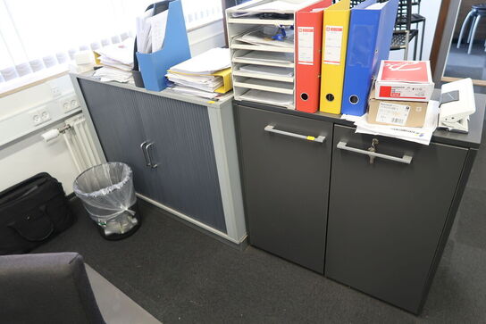 2 stk. skabe/jalousiskabe uden indhold