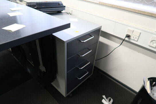 El. hæve/sænke skrivebord uden indhold med kontorstol og skuffemodul