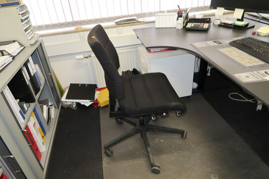 El. hæve/sænke skrivebord uden indhold med kontorsto og skuffemodul