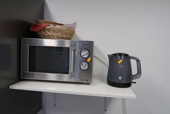 2 stk. kaffemaskiner, mikrobølgeovn, elkedel