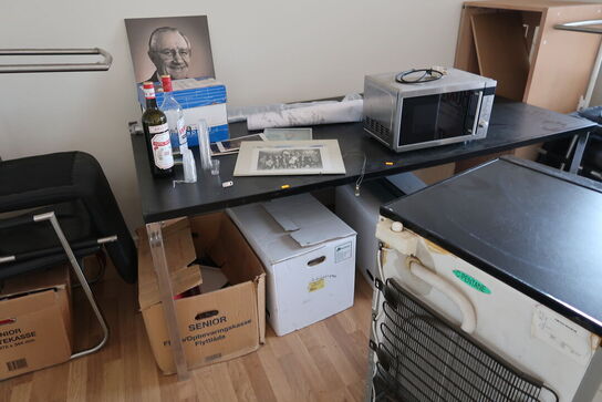 Bord med mikrobølgeovn