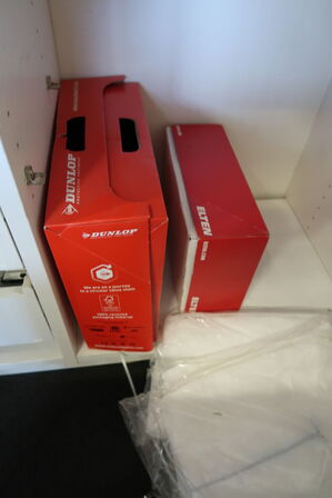 Reolsystem med div. Kontorartikler