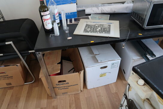 Bord med mikrobølgeovn