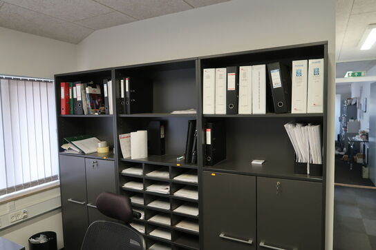 3 stk. reoler/skabe uden indhold