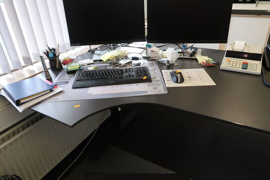 El. hæve/sænke skrivebord uden indhold med kontorstol