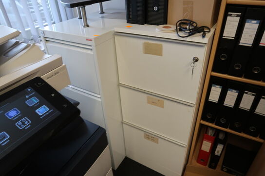 2 stk. arkivskabe uden indhold