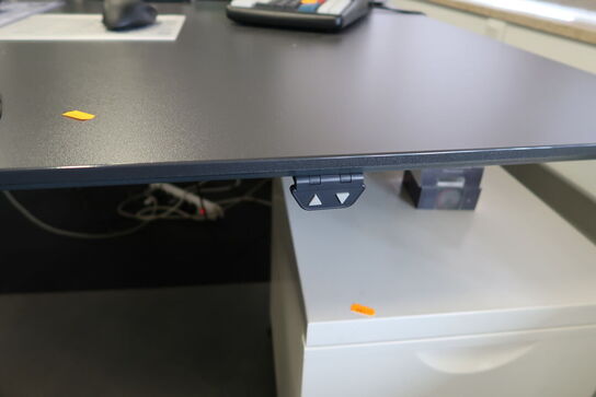 El. hæve/sænke skrivebord uden indhold med kontorsto og skuffemodul