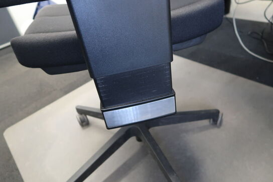 El. hæve/sænke skrivebord uden indhold med kontorsto og skuffemodul