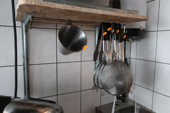 Målebægre, tænger samt si