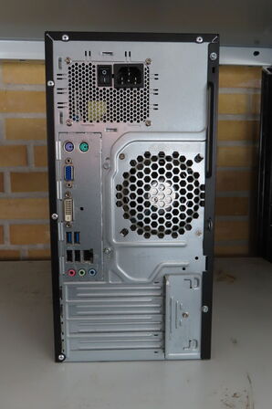 Stationær computer FUJITSU P420 E85+