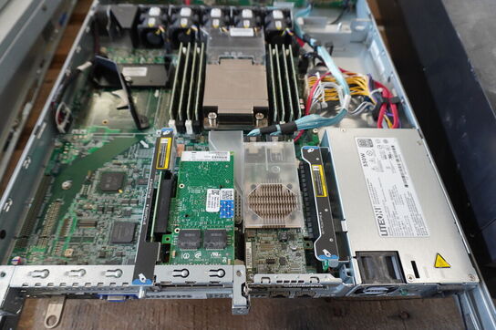 4 stk. Servere HP / FUJITSU (Forsendelse ikke muligt)