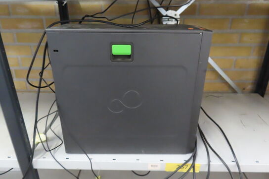 Computer FUJITSU PRIMERGY TX100S3