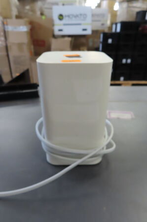 Router samt trådløst keyboard APPLE