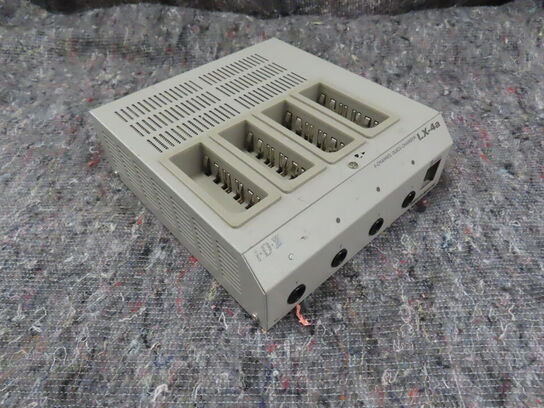 Oplader til 4 Batterier - I.D.K LX-4a (MOMSFRI)