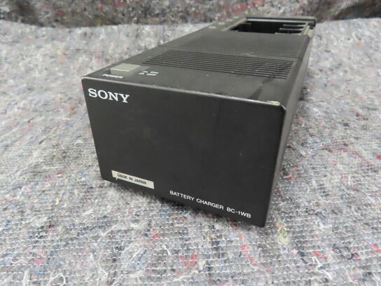 Oplader til batterier - SONY BC-1WB (MOMSFRI)