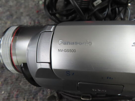 Videokamera med tilbehør - PANASONIC NV-GS500 (MOMSFRI)