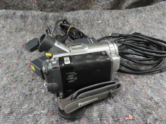 Videokamera med tilbehør - PANASONIC NV-GS70 (MOMSFRI)