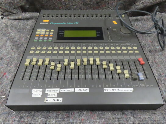Mixer - YAMAHA PROGRAMMABLE MIXER 01 (MOMSFRI)