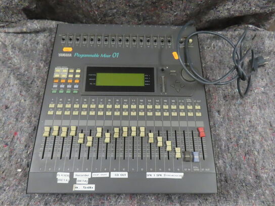 Mixer - YAMAHA PROGRAMMABLE MIXER 01 (MOMSFRI)