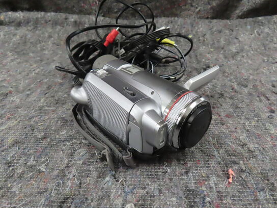 Videokamera med tilbehør - PANASONIC NV-GS500 (MOMSFRI)