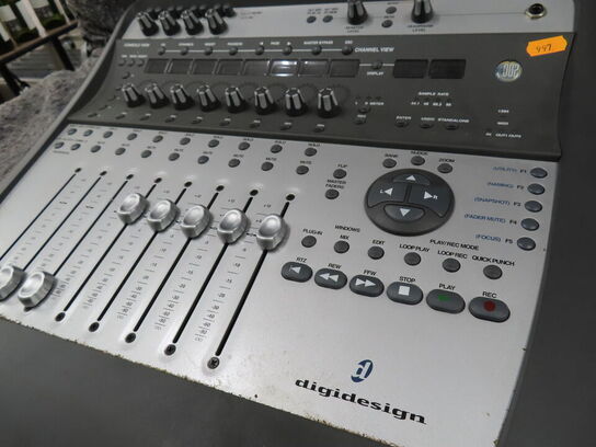 Mixer - DIGIDESIGN (MOMSFRI)