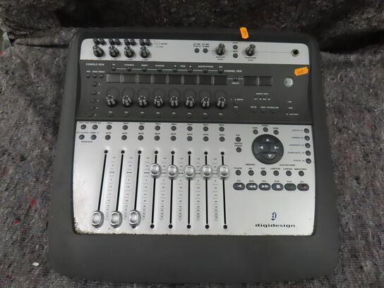 Mixer - DIGIDESIGN (MOMSFRI)