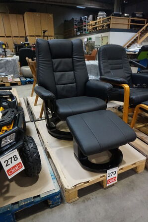 Boss lænestol inkl. fodskammel - sort kunstlæder 