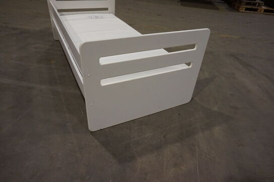 Alpha juniorseng med madras 80x160 cm - hvid