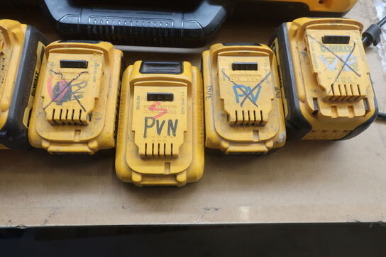 7 batterier og lader, muligvis defekte 
